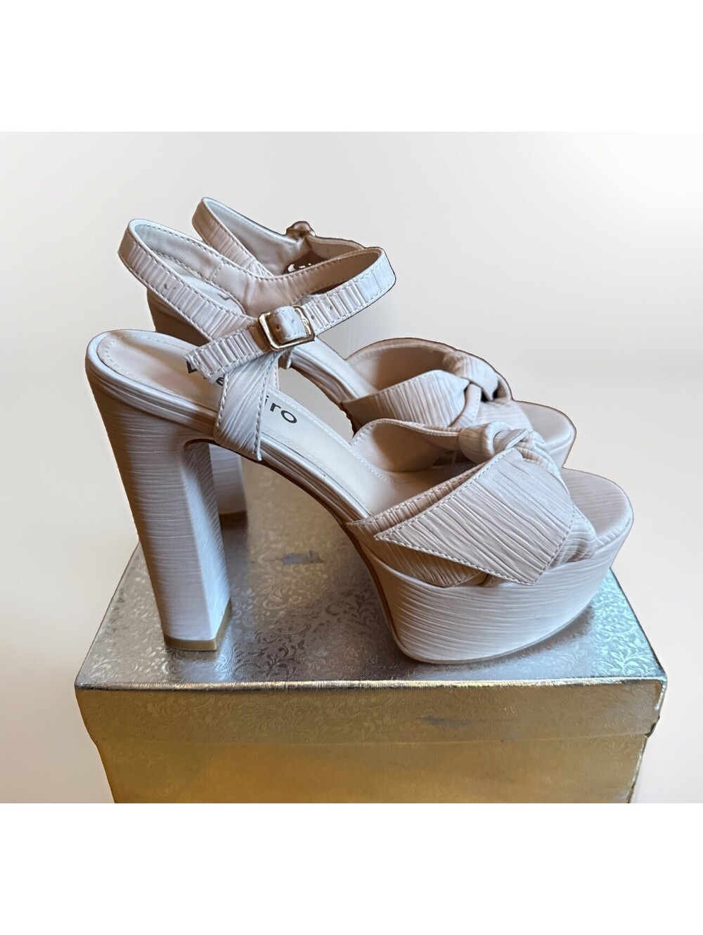 EUC Wetviro Beige Women's Platform Block Heel Bow Ankle Strap Sandals Size 7